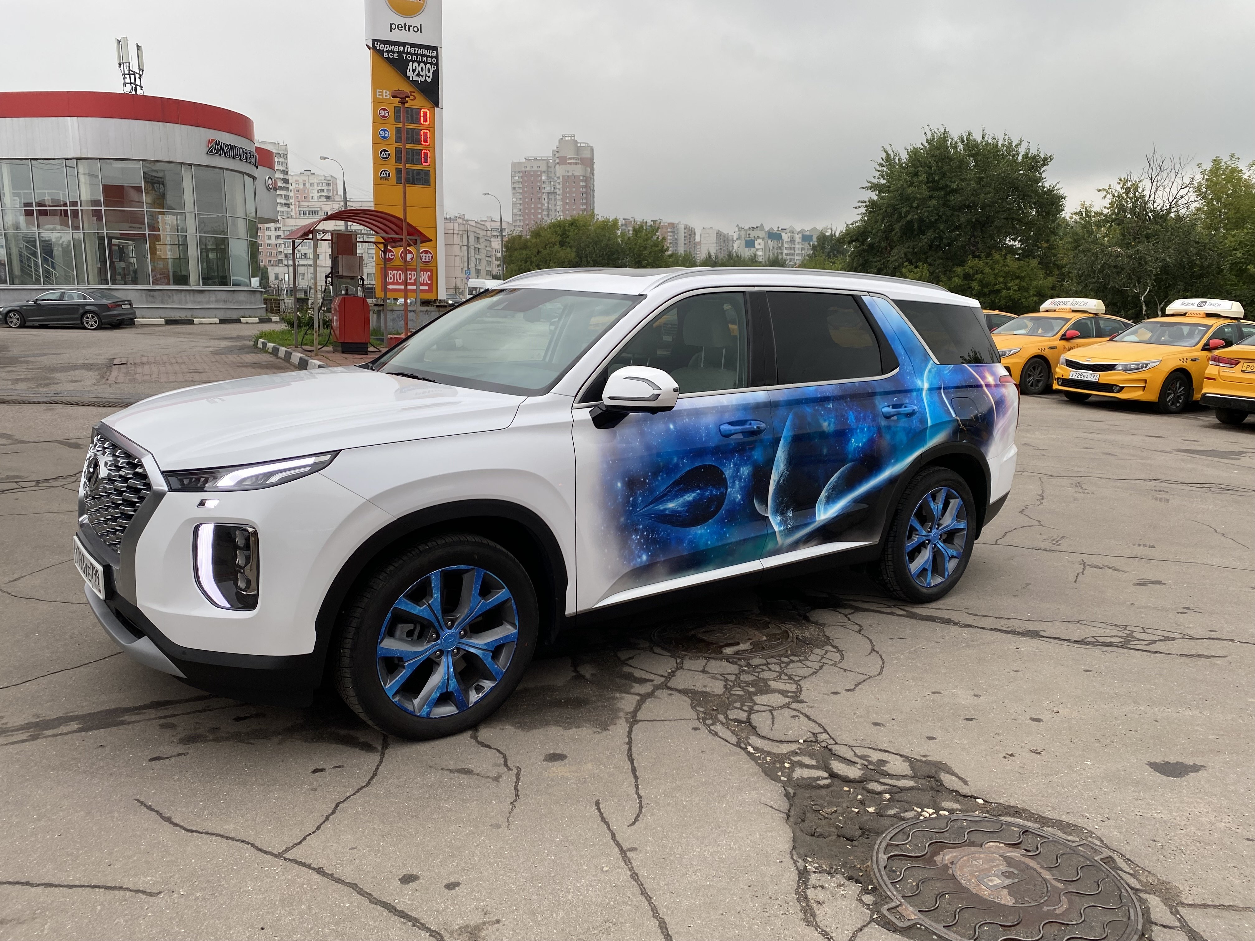 Обклеить авто пленкой