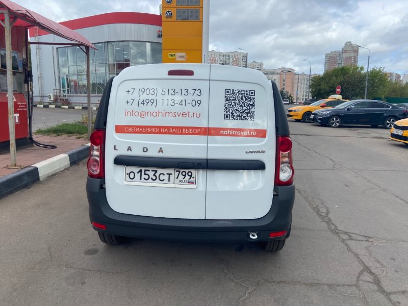 Брендирование Lada Largus виниловойй пленкой