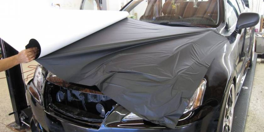 Процесс оклейки Лексуса