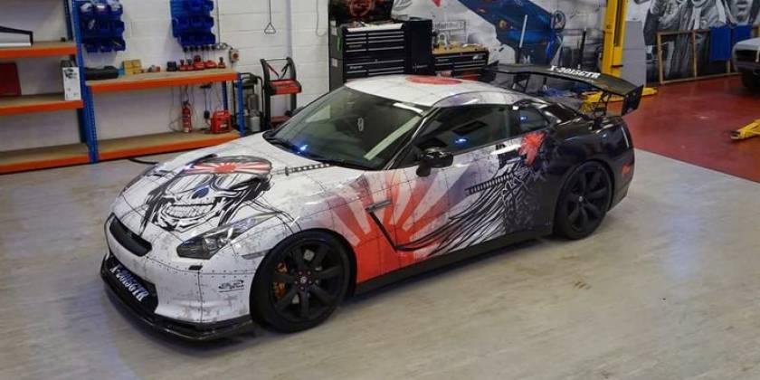 Гоночный авто в пленке