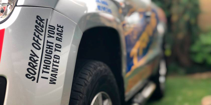 Наклейки на бампер автомобиля