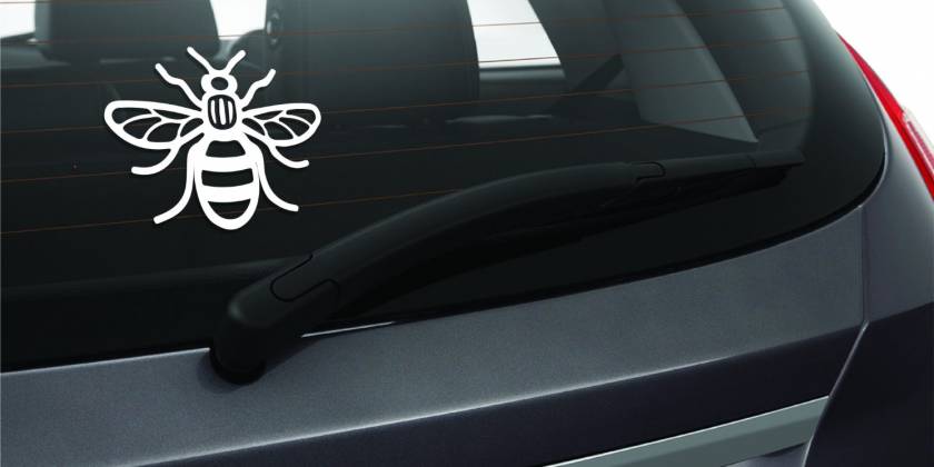 Наклейка с пчелой на заднем стекле Ford Fiesta