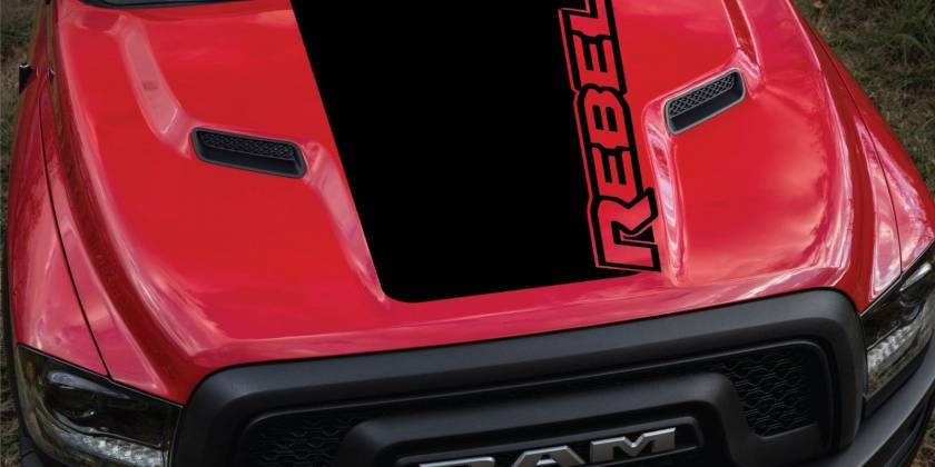 Наклейка на капоте RAM Rebel
