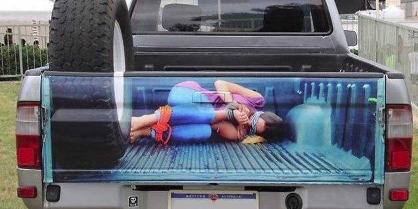 Наклейка на багажник пикапа