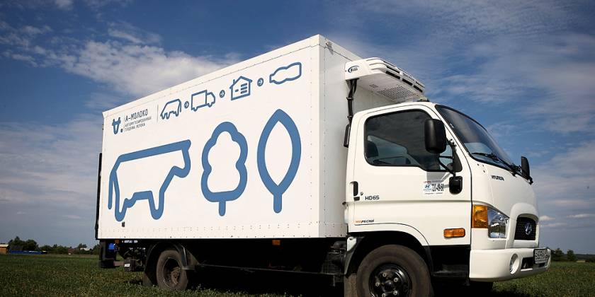 Брендирование транспорта молоко