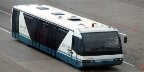 Брендирование транспорта аэропортов