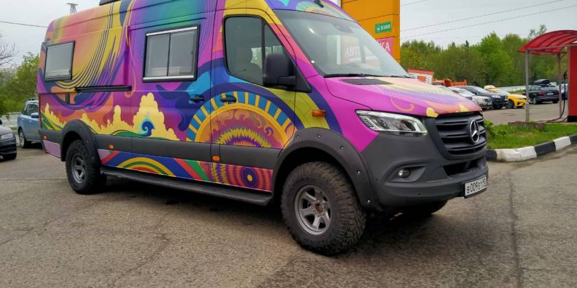 Оклейка автомобиля цветными пленками