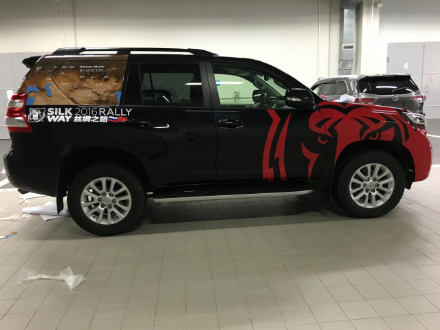 Брендированные Toyota Land Cruiser 200 для Silk Way Rally