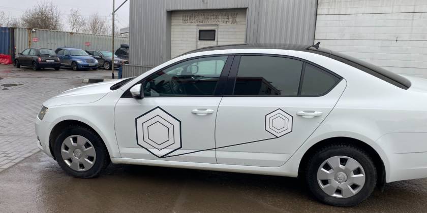 Брендированная Škoda Octavia — Пеностекло