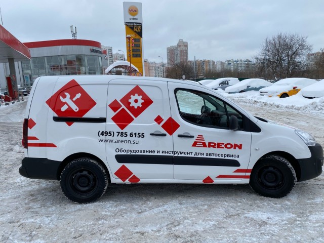 Частичная оклейка Opel Combo для компании Ареон