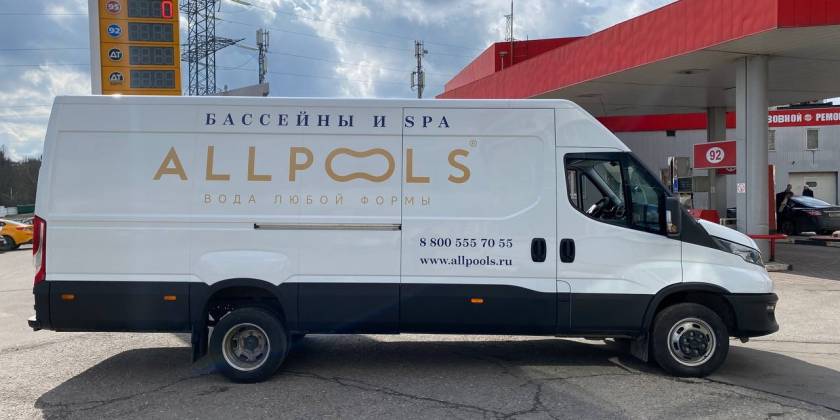 Брендированный Iveco Daily строительной компании Олпулс