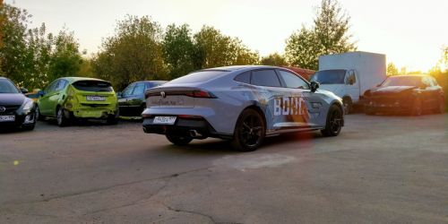 Оклейка Теслы