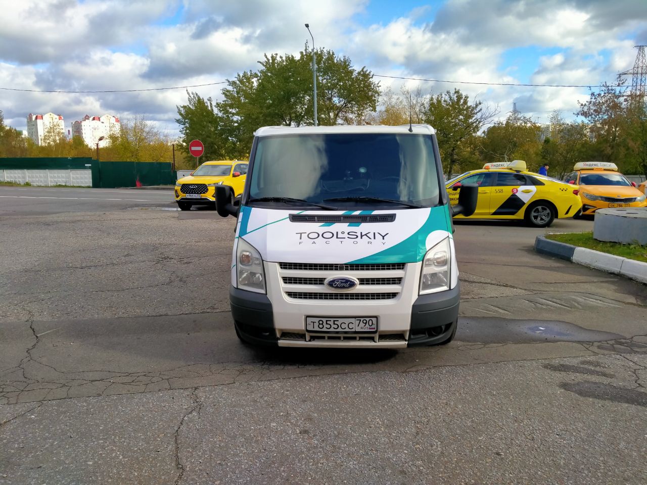 Брендирование Ford Transit для компании Toolskiy