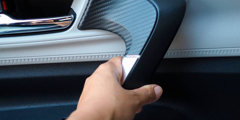 Оклейка ручек салона