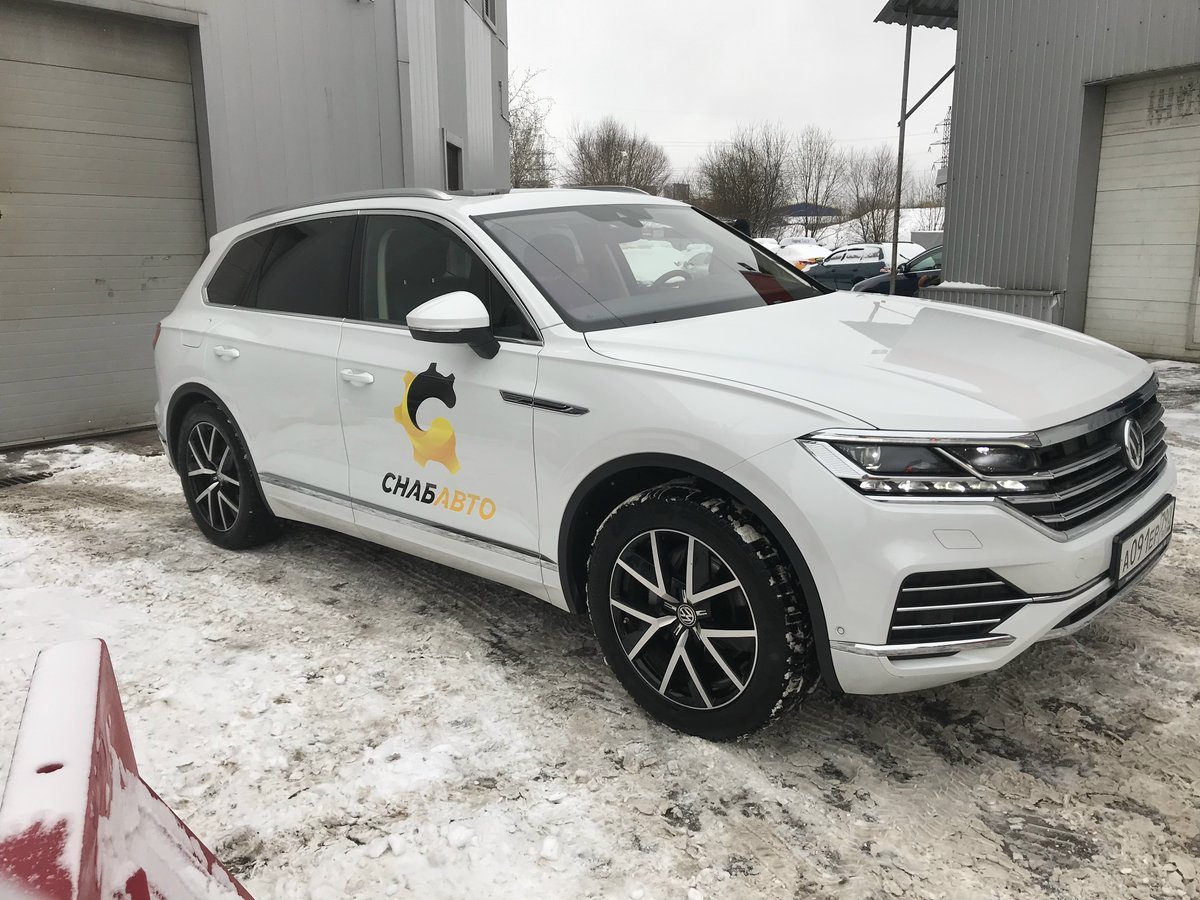 Брендированный Volkswagen Touareg — Снаб Авто — оформление борта