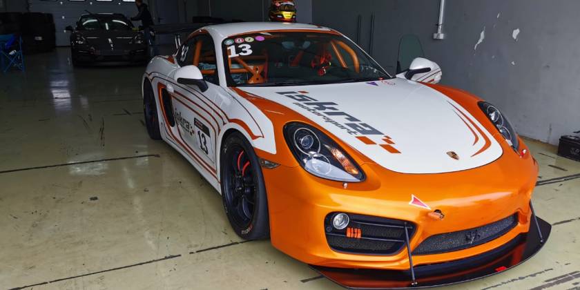 Как выбрать виниловую пленку для оклейки автомобиля