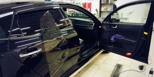 Тонировка боковых и задних стекол BMW