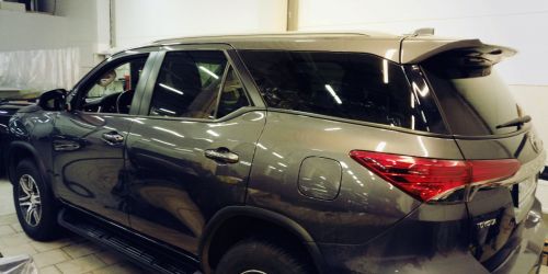 Тонировка фар и стекол BMW