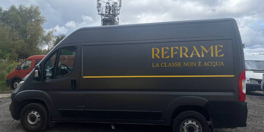 Брендированный Fiat Ducato сети бутиков Reframe