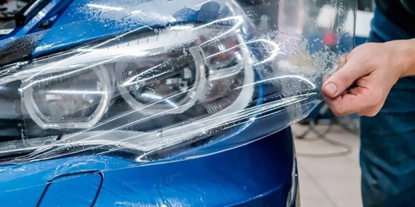 Можно ли клеить прозрачную плёнку на фары: закон, виды плёнок и практика