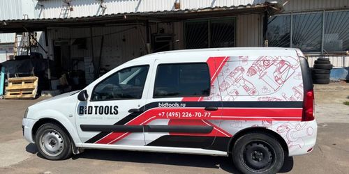 Пример брендирования транспорта от Creative Team Print