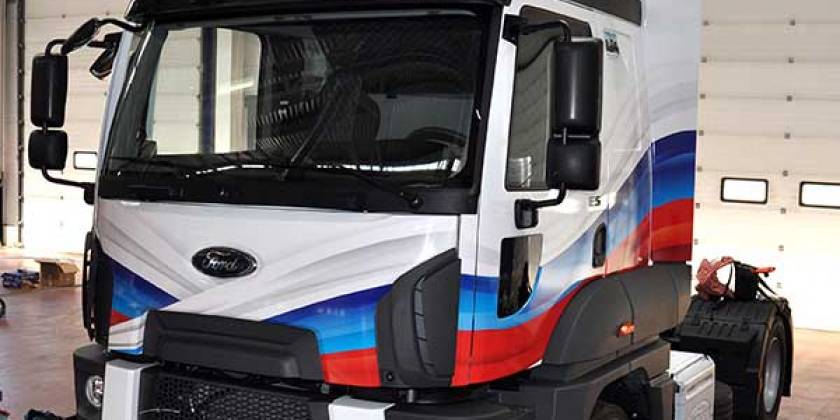 ford-оклейка-российский-флаг-600_1