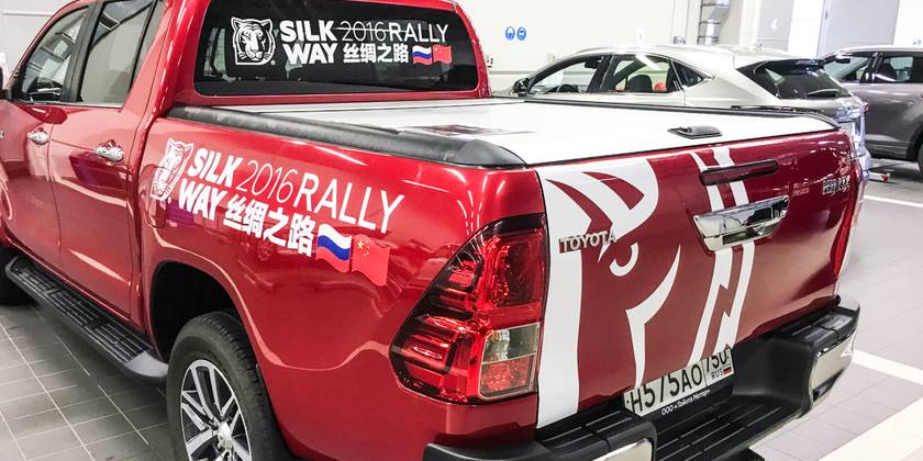 Экономика долголетия: сколько на самом деле держится винил на коммерческом транспорте и когда брендирование начинает работать против вас?