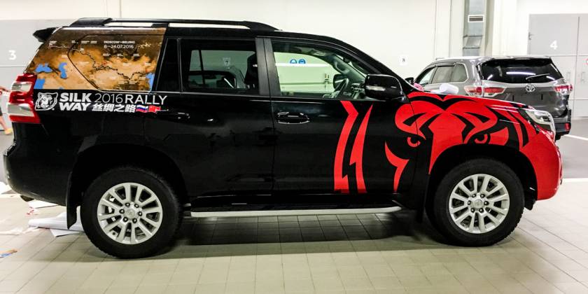 Оклейка внедорожника для ралли Silk Way