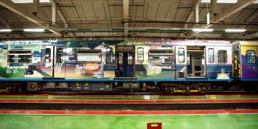 Оклейка пленкой поездов метро
