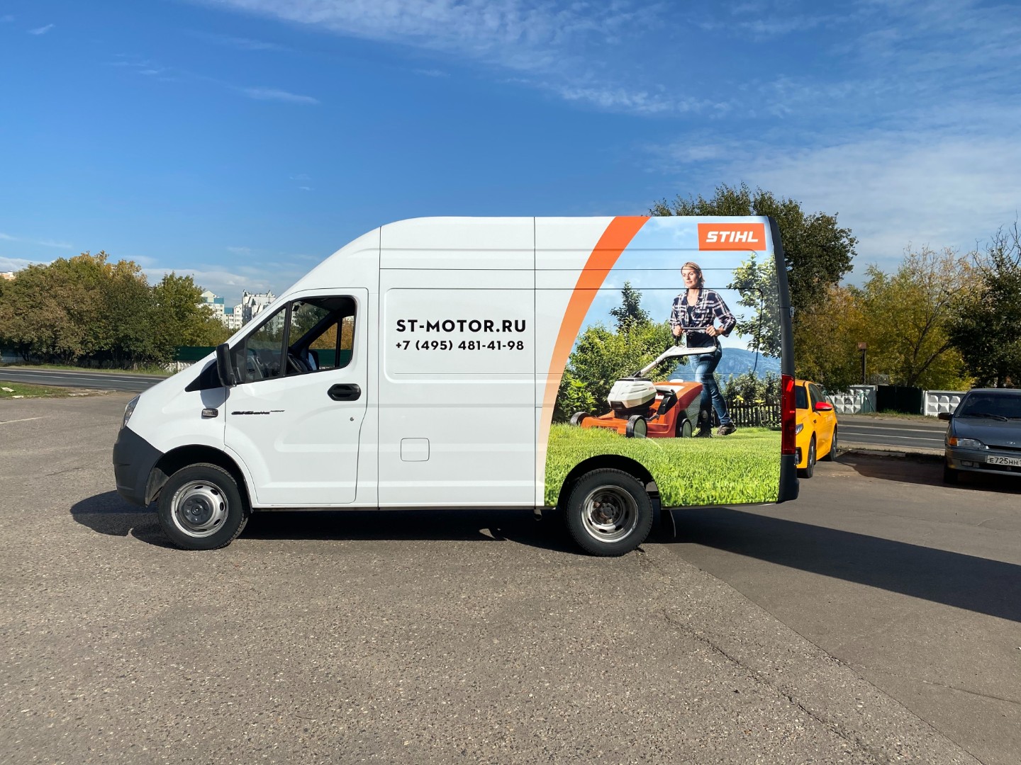 Оклейка Газели рекламой Stihl — частичная оклейка цельнометаллического фургона Оклейка Газели рекламой Stihl — частичная оклейка цельнометаллического фургона