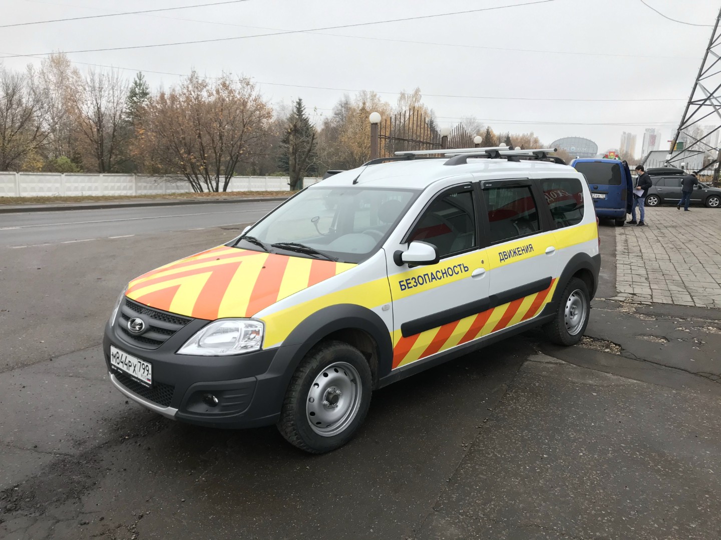 Автомобиль проекта Дорожная безопасность с цветографическими элементами