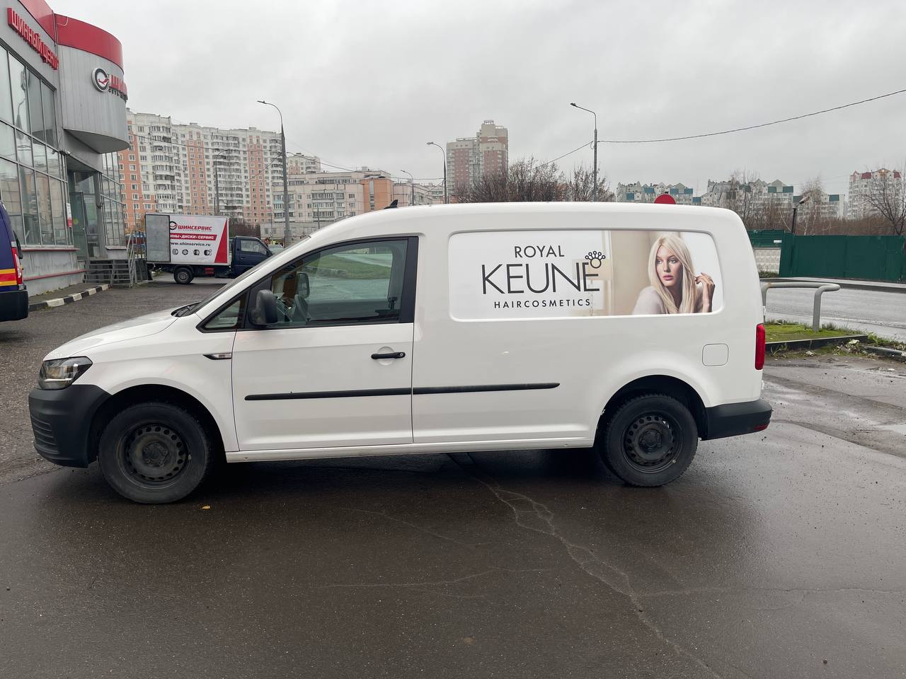 Виниловая реклама на авто