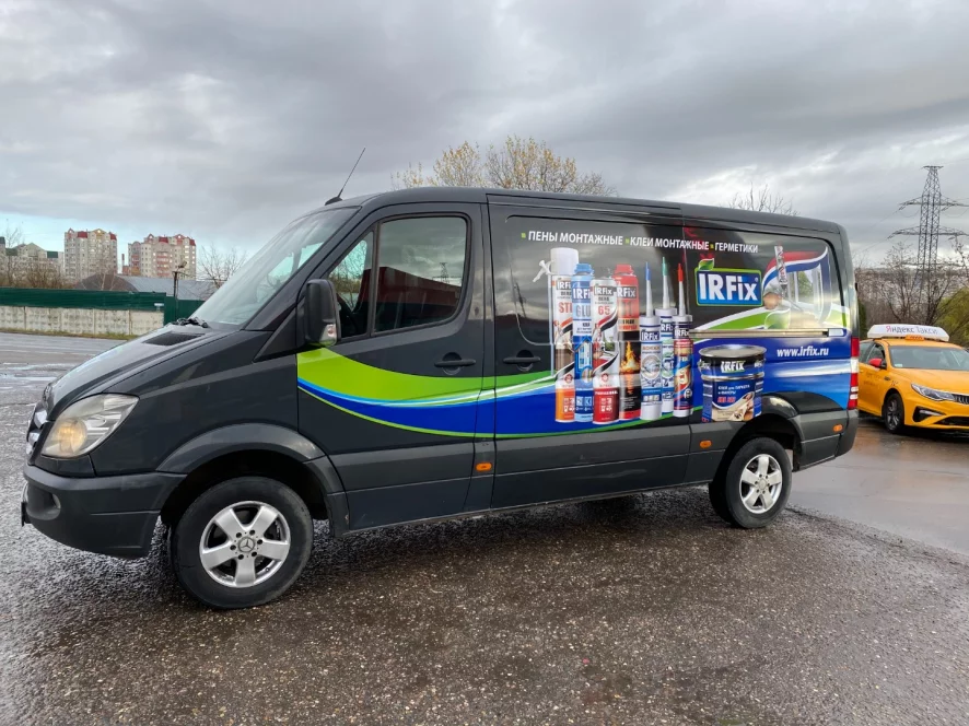 Процесс оклейки Mercedes Sprinter плёнкой — сложные элементы кузова