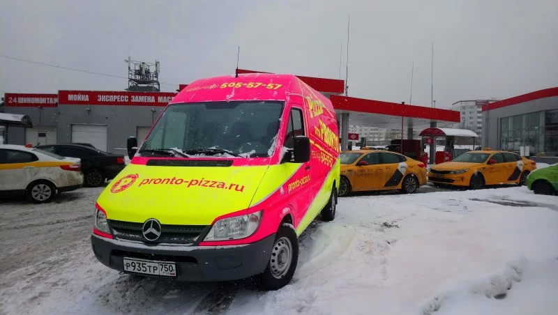 Оклейка Mercedes плёнкой — защита зон риска кузова