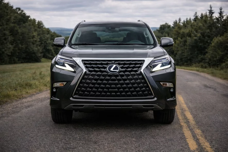 Оклейка Lexus антигравийной защитной плёнкой PPF