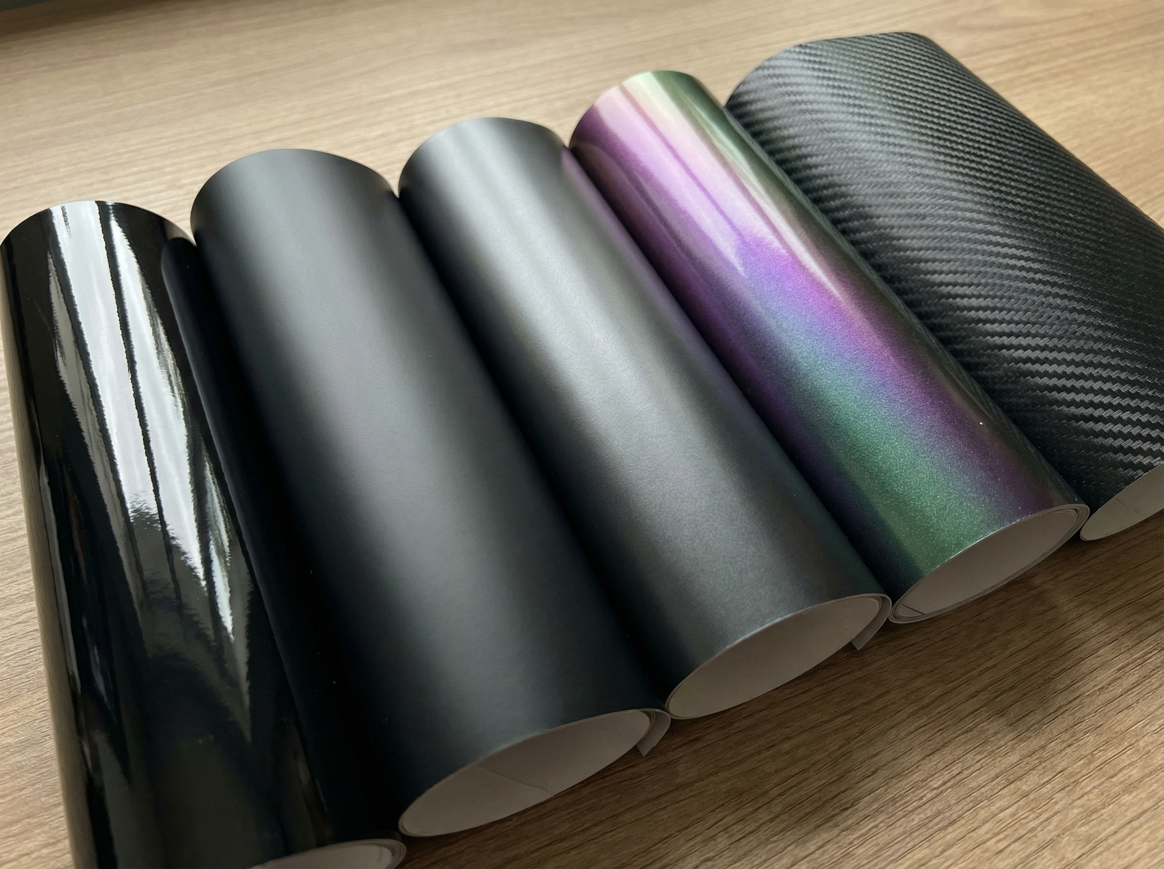 Виды пленок, рулоны темных пленок для оклейки