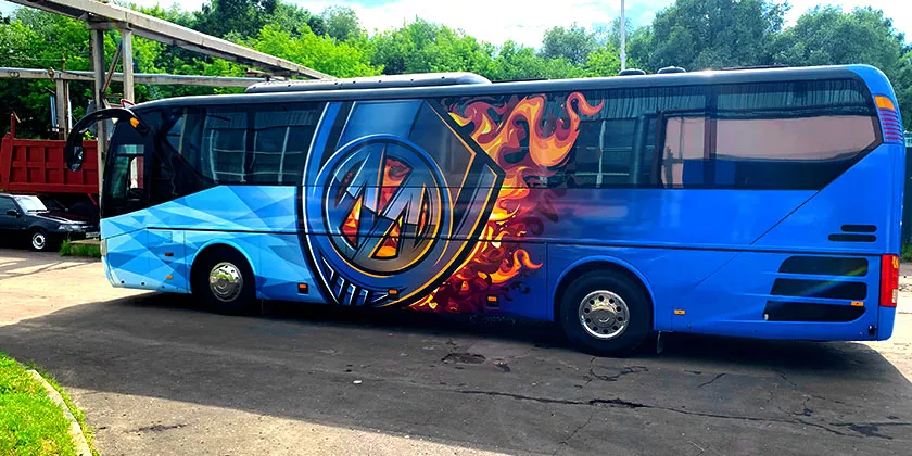 Оклейка рекламной плёнкой автобуса
