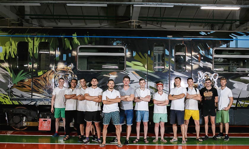 Оклейка поездов виниловой пленкой