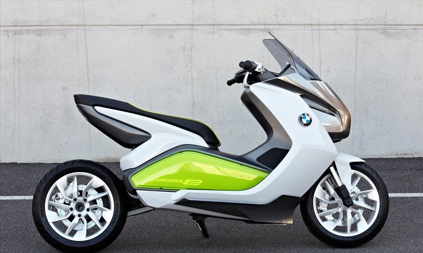 Оклейка скутера пленкой